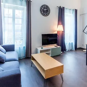 https://appartement-haussmannien-type-loft-climatise-vieux-port.fr-provencehotel.com