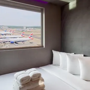 Hotell Bloc London Gatwick Airport, Horley